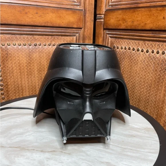 Darth Vader Toaster - Picture 1 of 6